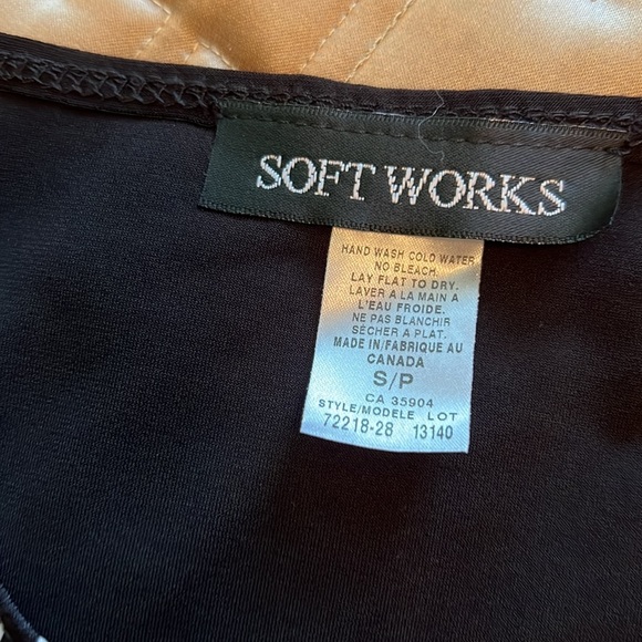 Soft Works Black and White Patterned Women's Top Size S/P - Picture 3 of 5